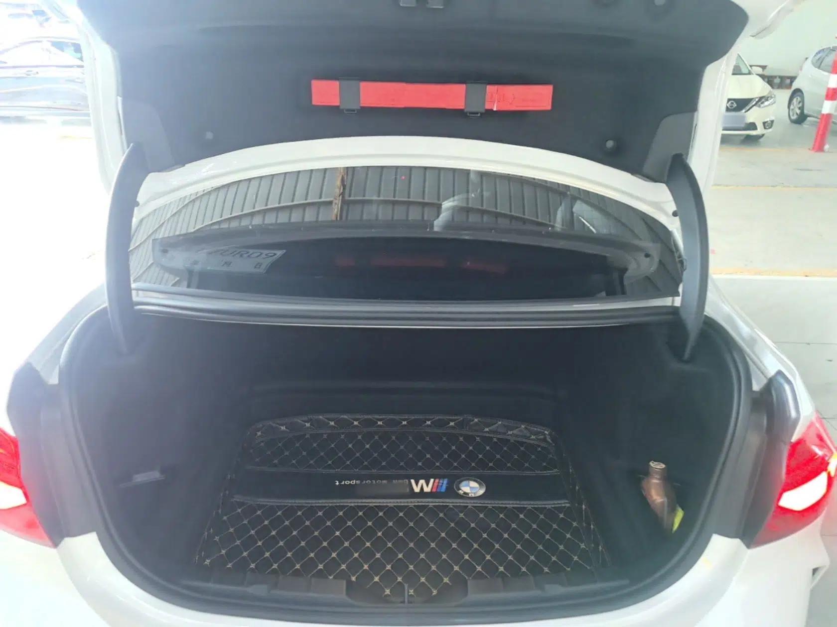 BMW 1 Series 2020 120i M Sport Package — миниатюра 27