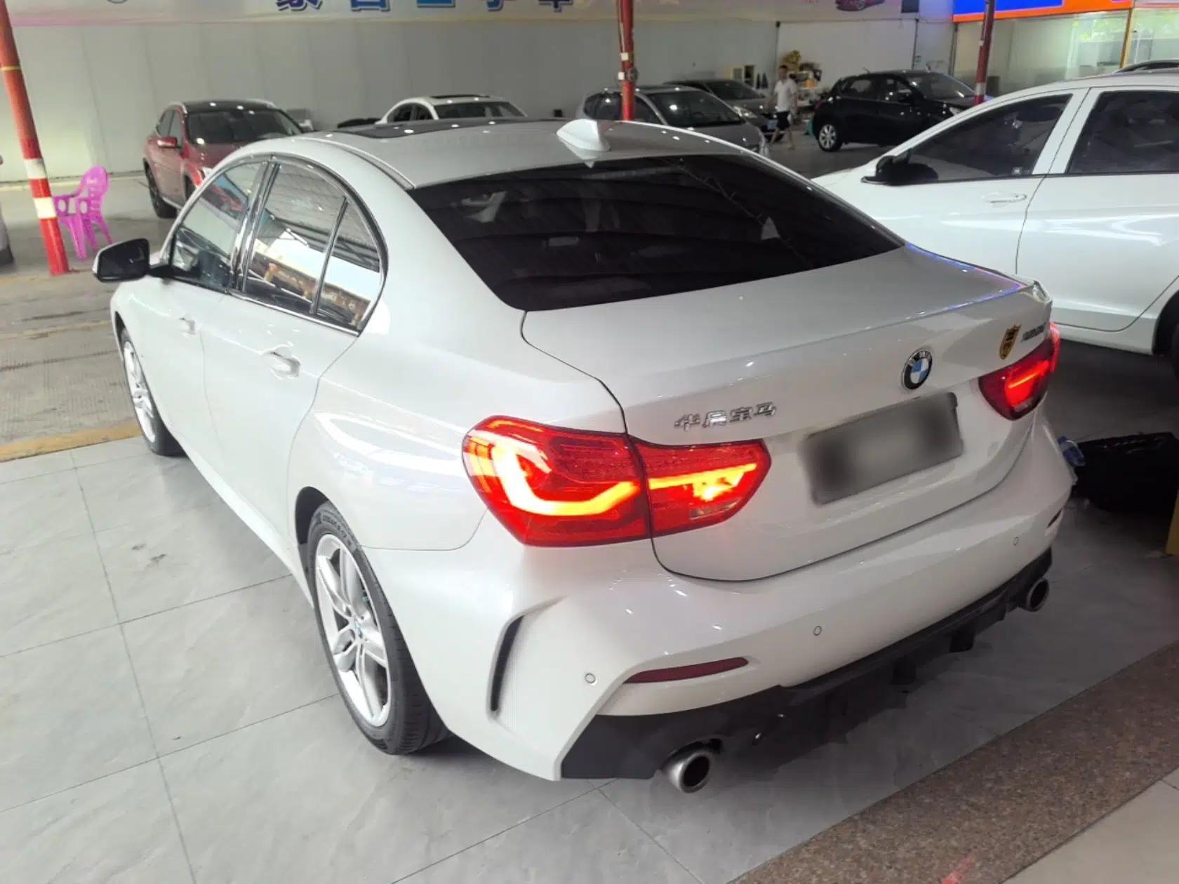 BMW 1 Series 2020 120i M Sport Package — миниатюра 4