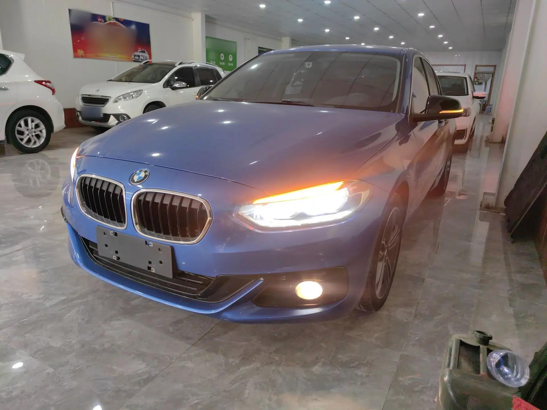 BMW 1 Series 2018 Facelifted 118i Sport Edition — миниатюра 1