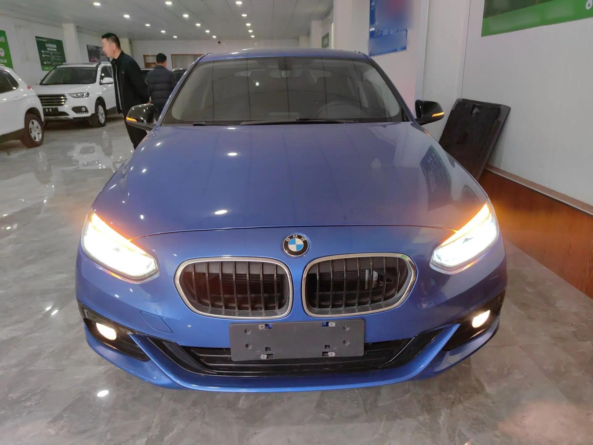 BMW 1 Series 2018 Facelifted 118i Sport Edition — миниатюра 2