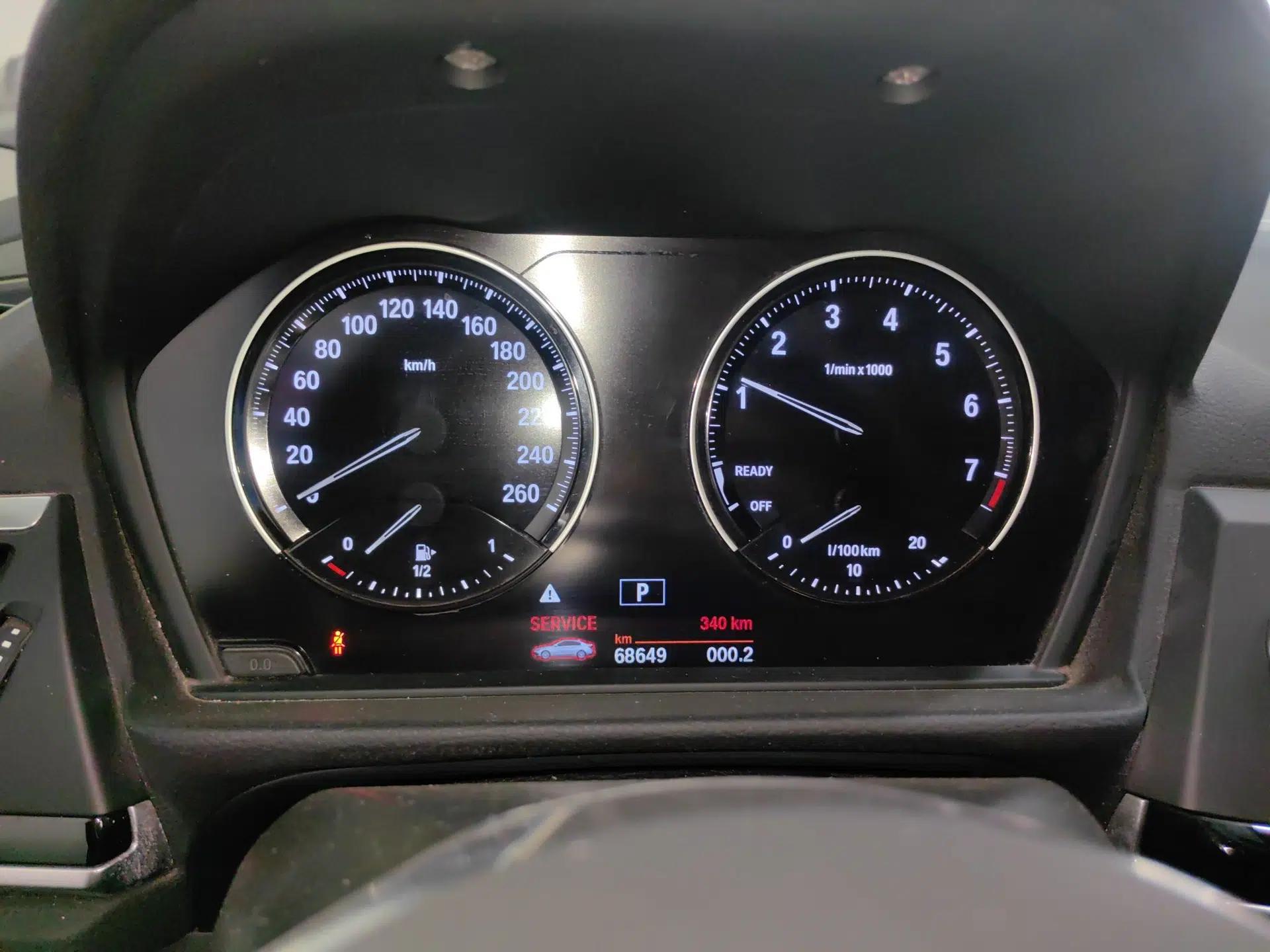 BMW 1 Series 2018 Facelifted 118i Sport Edition — миниатюра 14