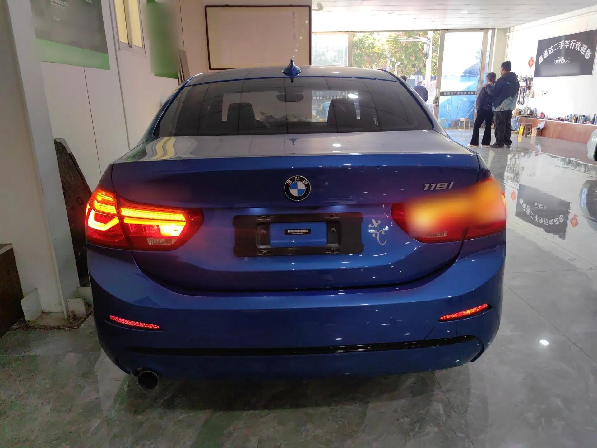 BMW 1 Series 2018 Facelifted 118i Sport Edition — миниатюра 3
