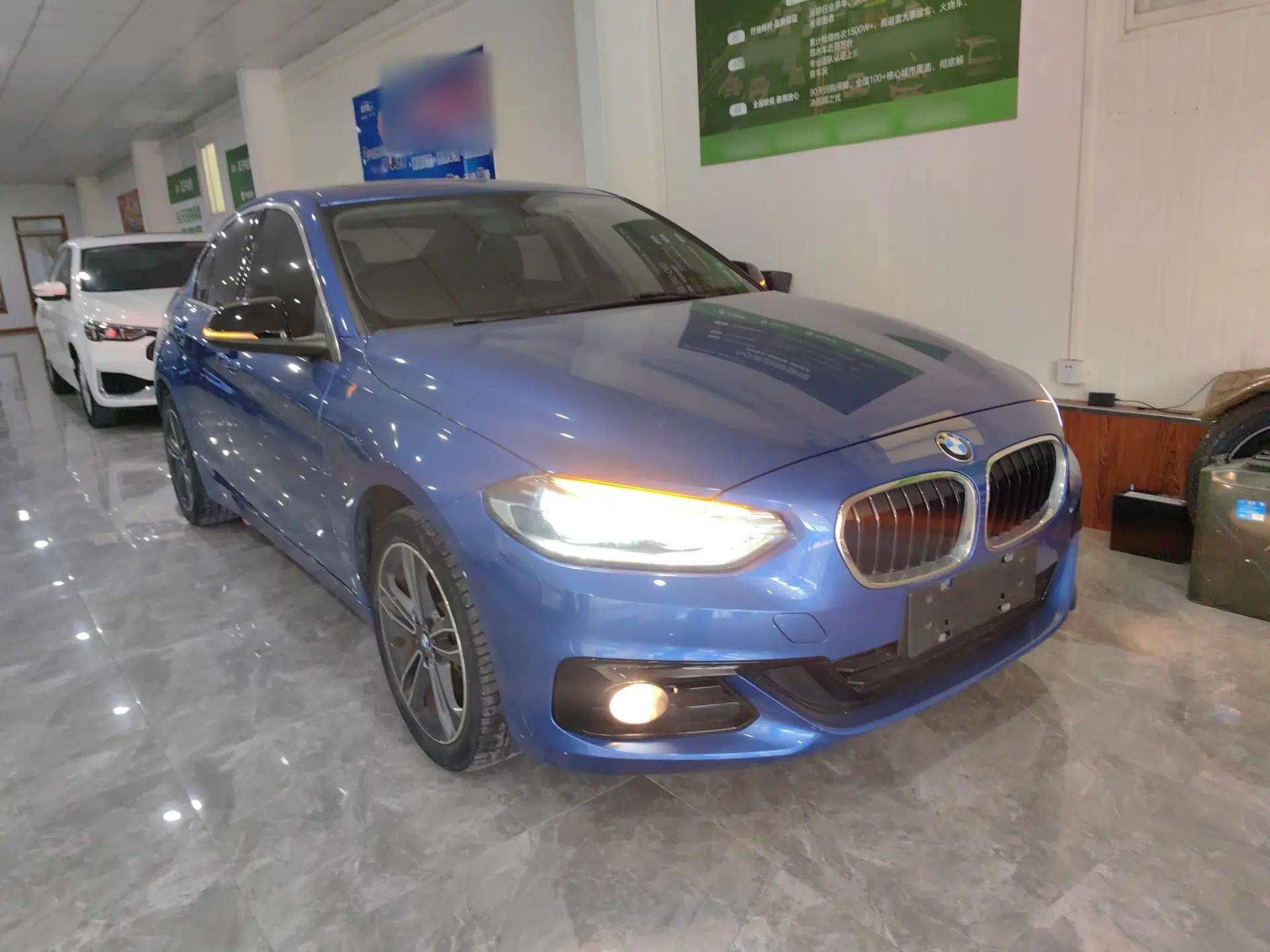 BMW 1 Series 2018 Facelifted 118i Sport Edition — миниатюра 8