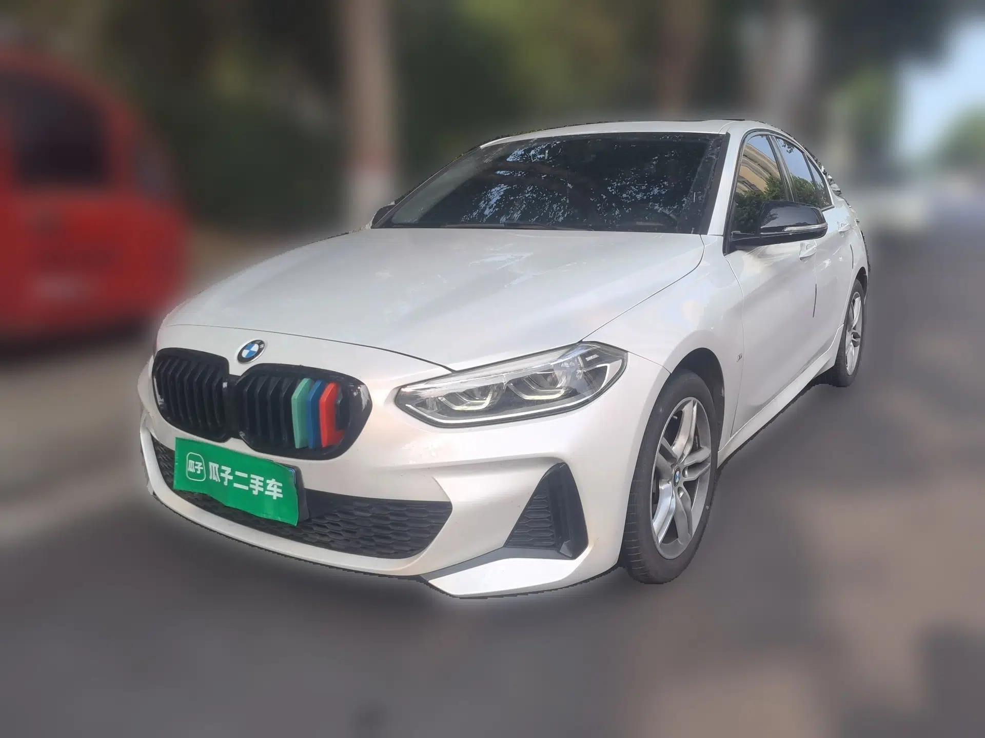 BMW 1 Series 2021 Revised 120i M Sport Night Edition — миниатюра 1
