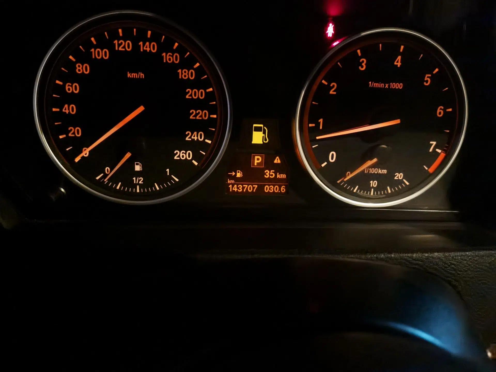 BMW X5 2011 xDrive35i Leading Model — миниатюра 12