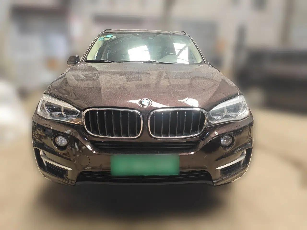 BMW X5 2015 xDrive28i — миниатюра 2