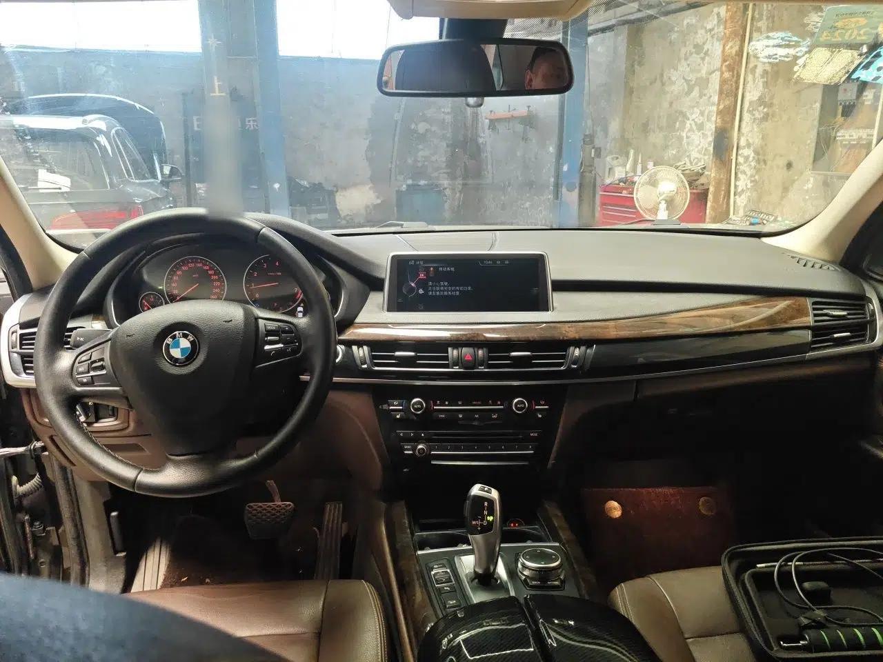 BMW X5 2015 xDrive28i — миниатюра 9
