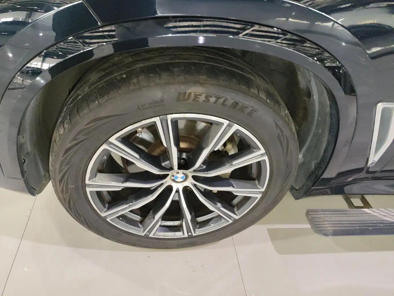 BMW X5 2022 xDrive 30Li Luxury M Sport Package — миниатюра 10