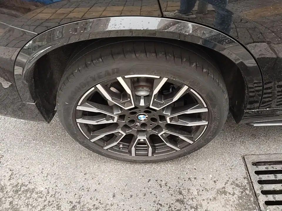BMW X5 2023 xDrive 40Li M Sport Night Edition Package — миниатюра 11
