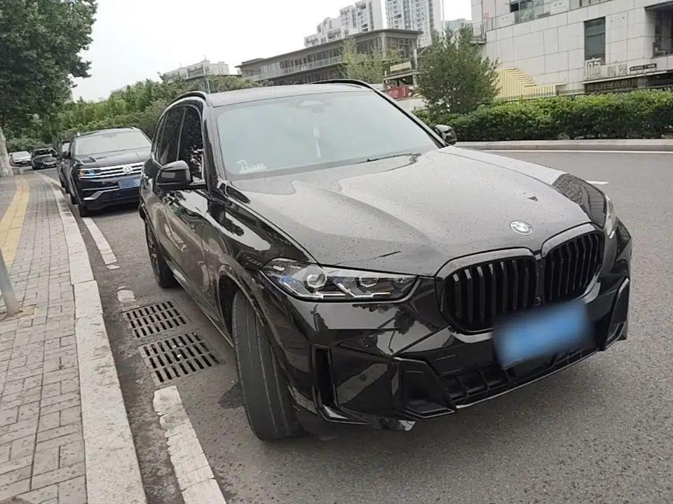 BMW X5 2023 xDrive 40Li M Sport Night Edition Package — миниатюра 3