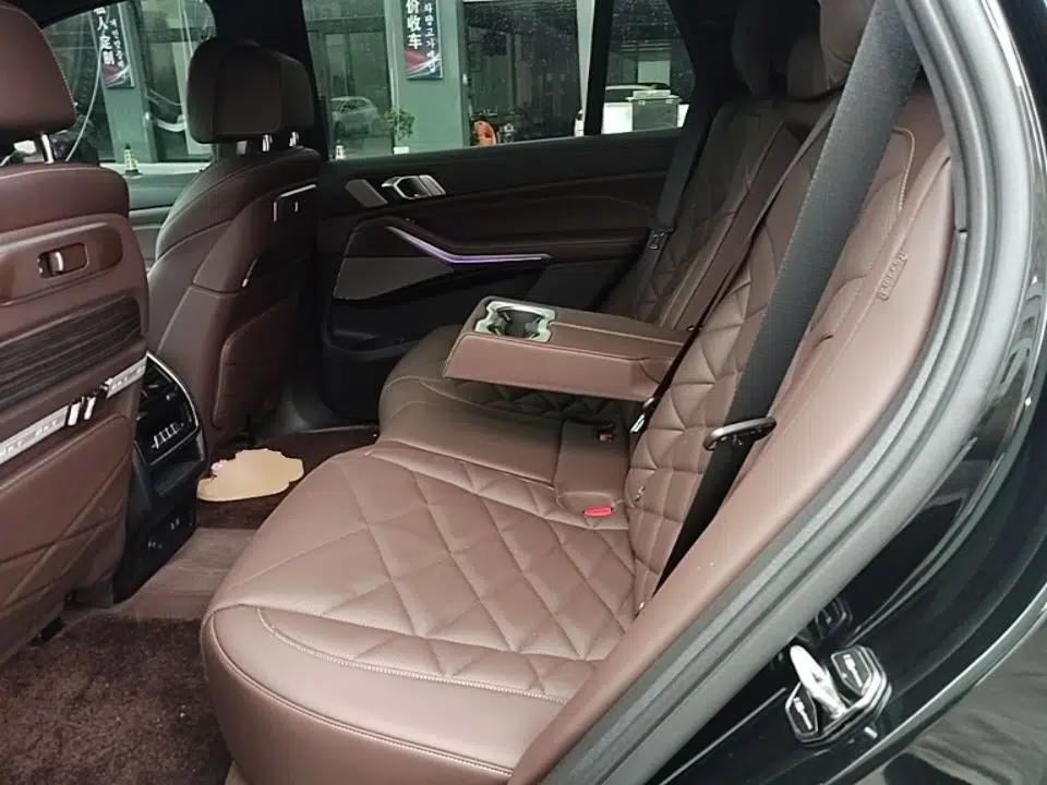 BMW X5 2023 xDrive 40Li M Sport Night Edition Package — миниатюра 25