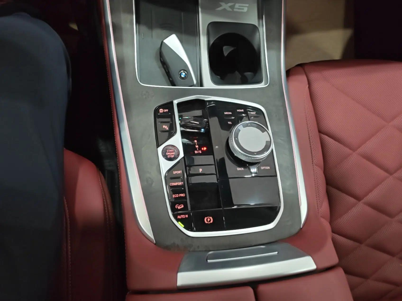 BMW X5 2023 xDrive 30Li Luxury M Sport Night Edition Package — миниатюра 16