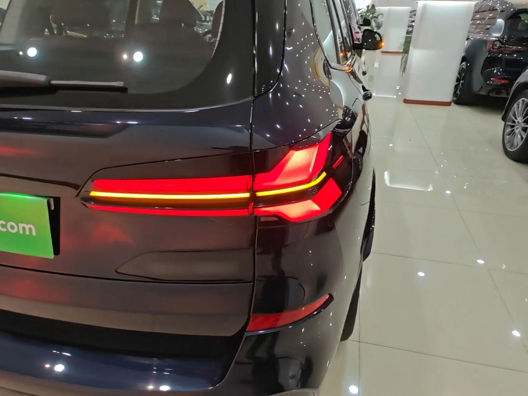BMW X5 2023 xDrive 30Li Luxury M Sport Night Edition Package — миниатюра 9