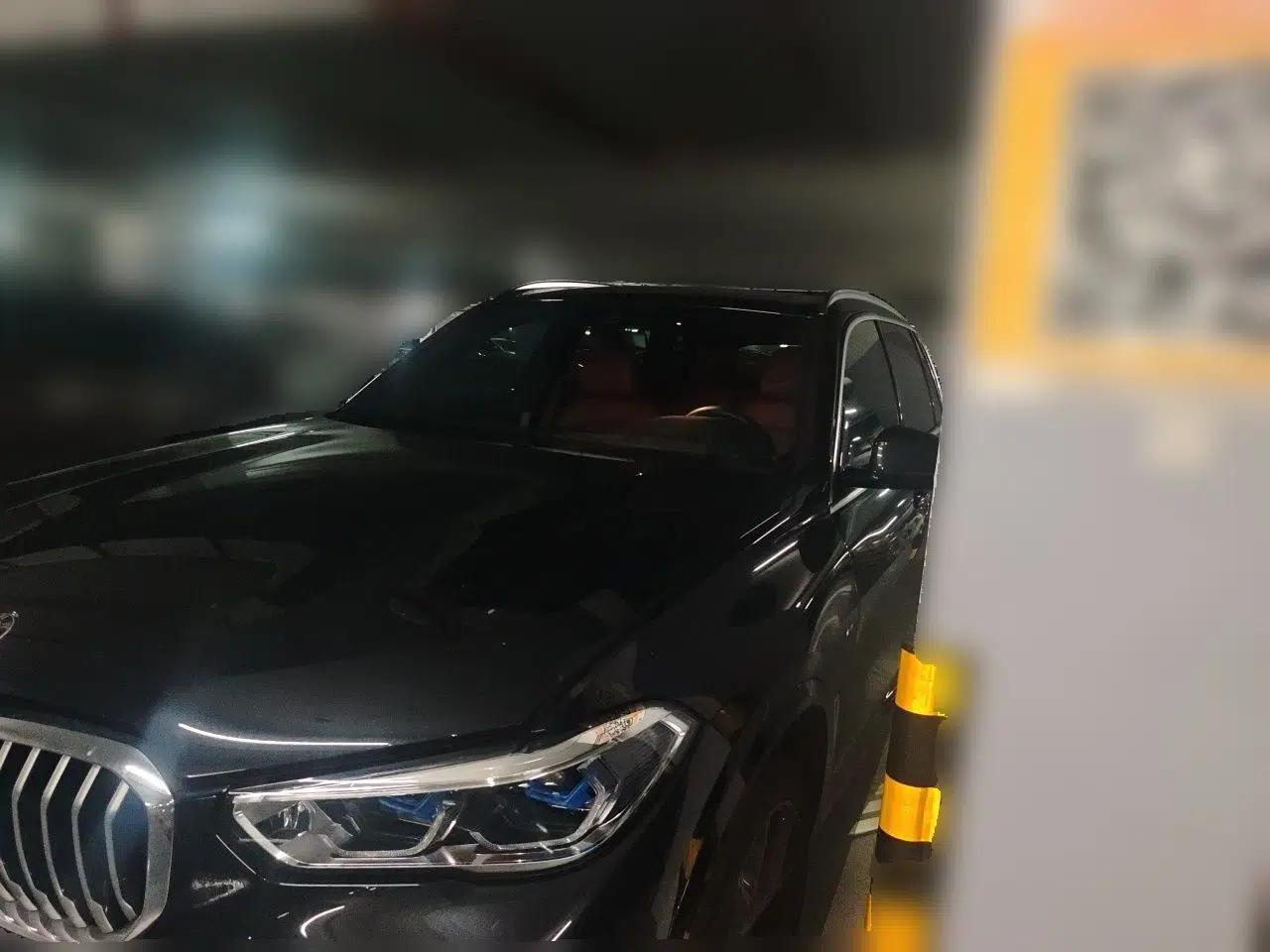 BMW X5 2022 xDrive 40Li M Sport Package — миниатюра 1