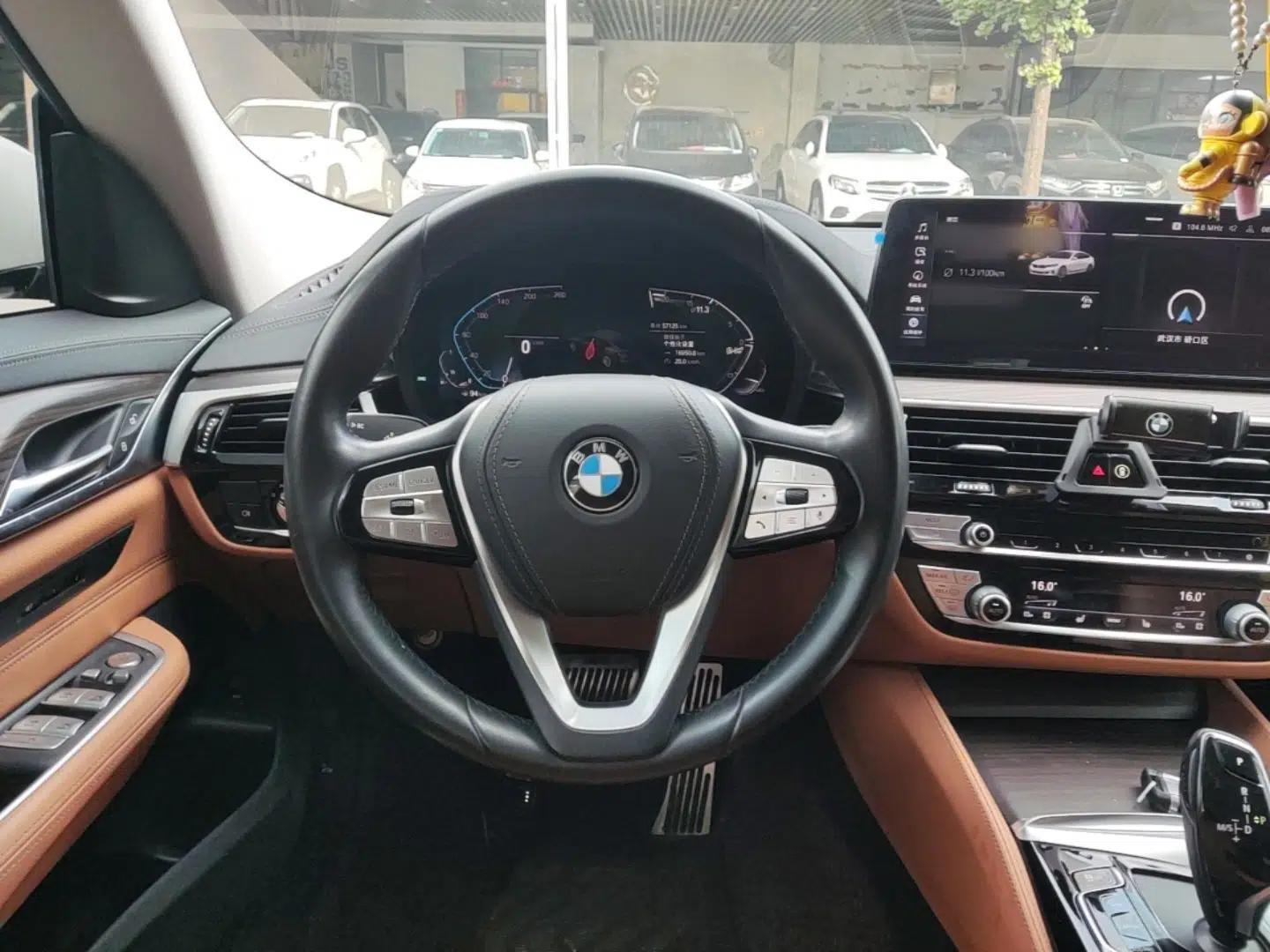 BMW 6 Series GT 2021 630i Luxury Design Package — миниатюра 13