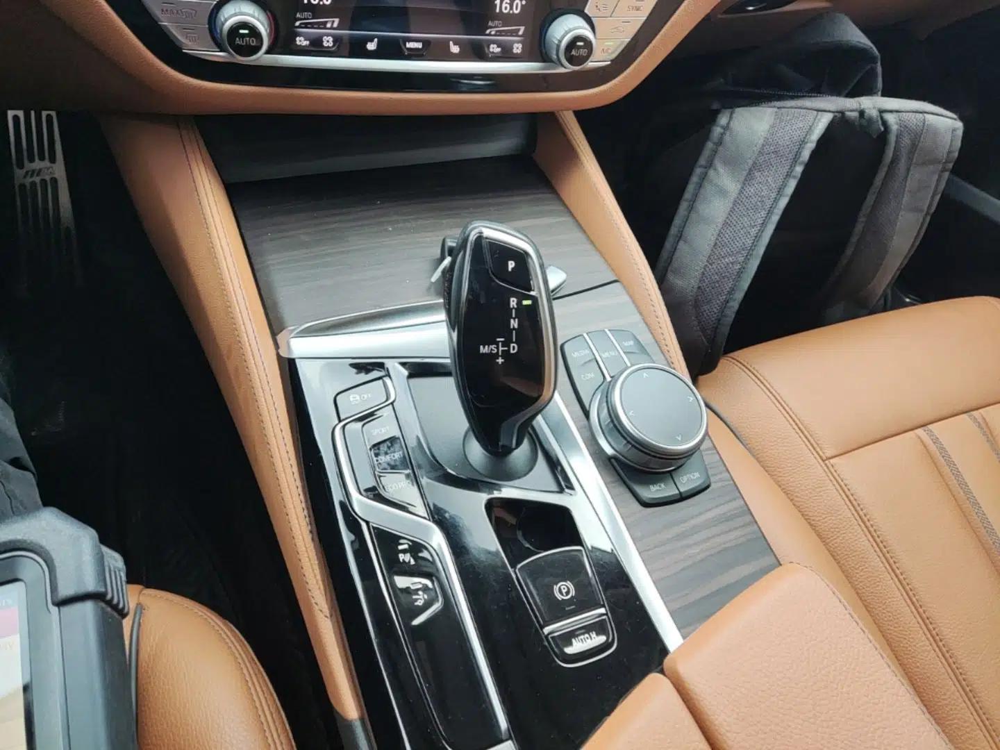 BMW 6 Series GT 2021 630i Luxury Design Package — миниатюра 16
