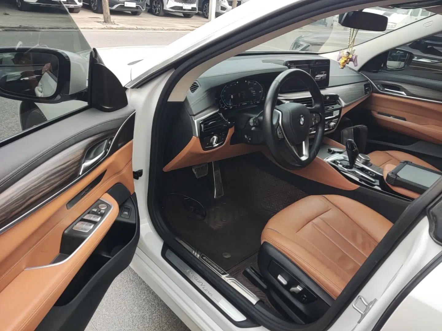 BMW 6 Series GT 2021 630i Luxury Design Package — миниатюра 18