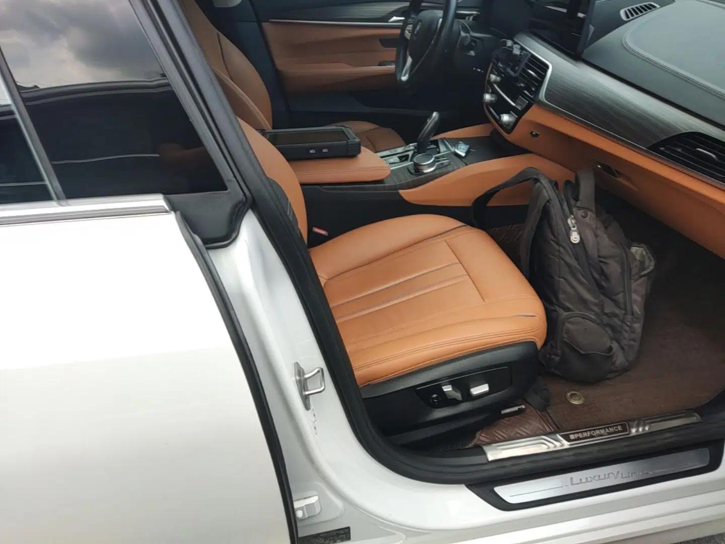 BMW 6 Series GT 2021 630i Luxury Design Package — миниатюра 19