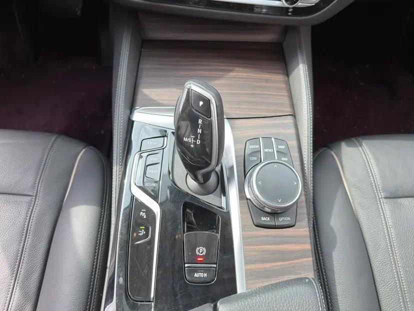 BMW 6 Series GT 2021 630i Luxury Design Package — миниатюра 20