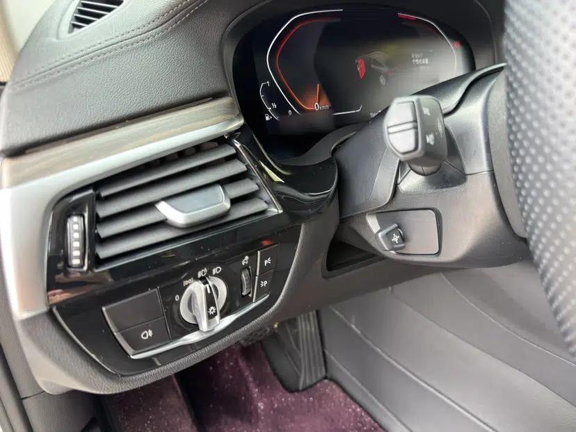 BMW 6 Series GT 2021 630i Luxury Design Package — миниатюра 36