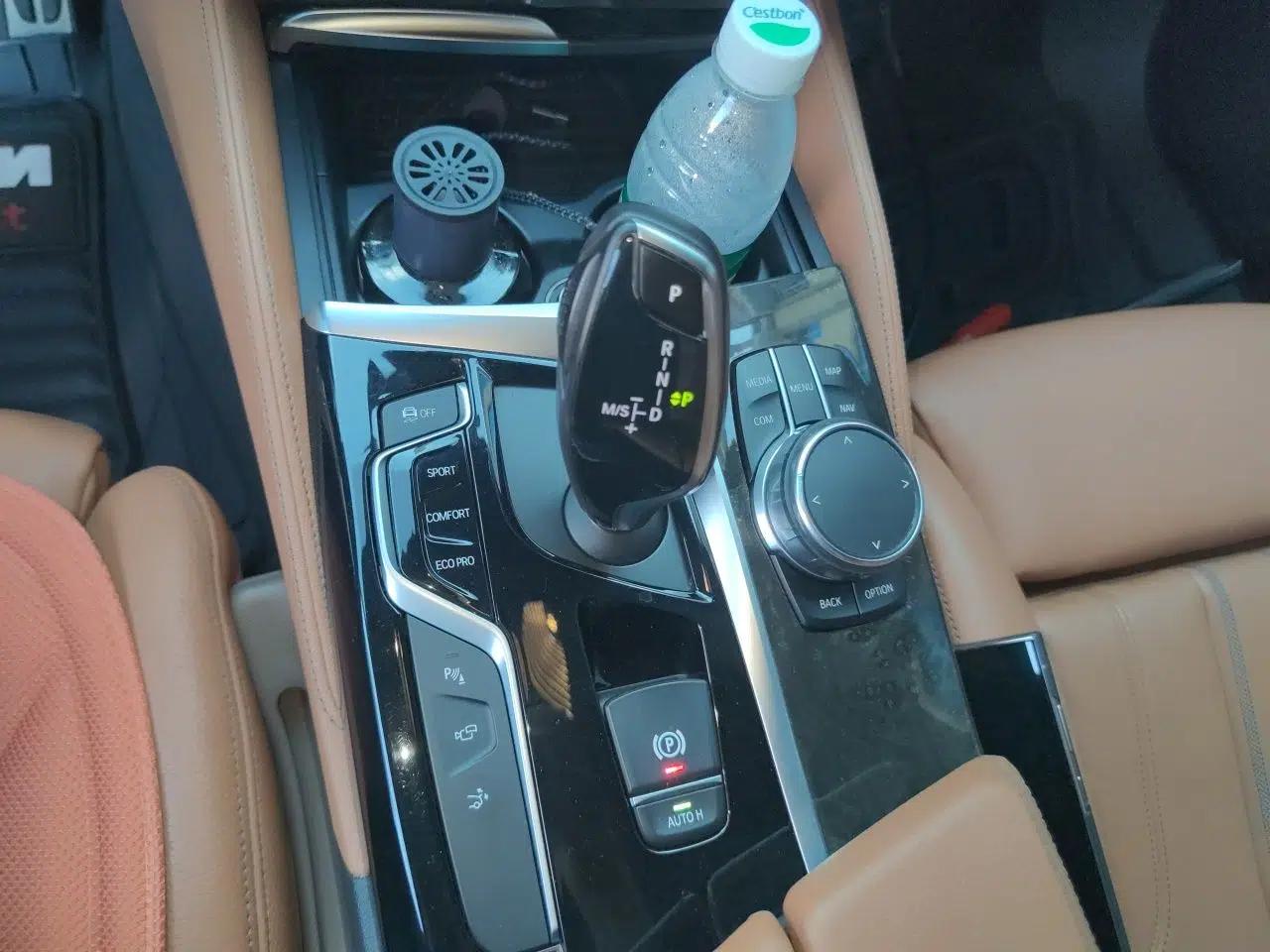 BMW 6 Series GT 2018 630i M Sport Package — миниатюра 14