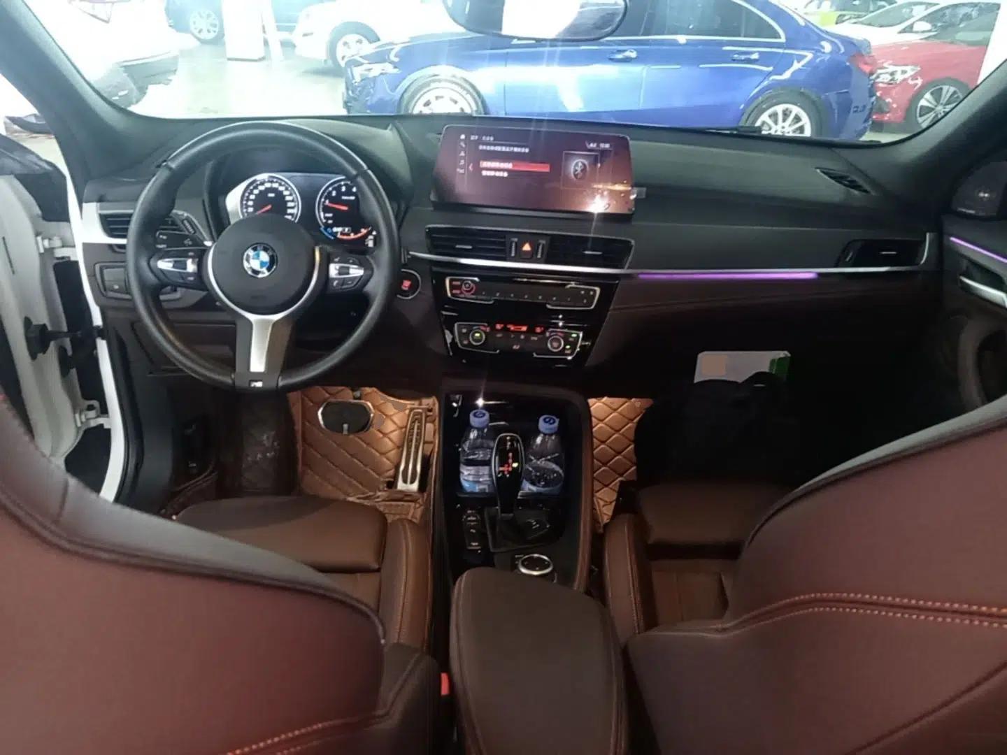 BMW X2 2021 xDrive25i Midnight Edition — миниатюра 17