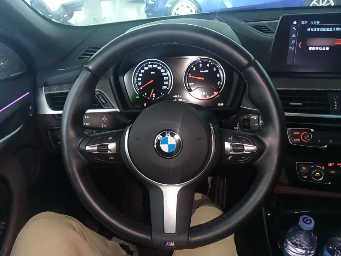 BMW X2 2021 xDrive25i Midnight Edition — миниатюра 18