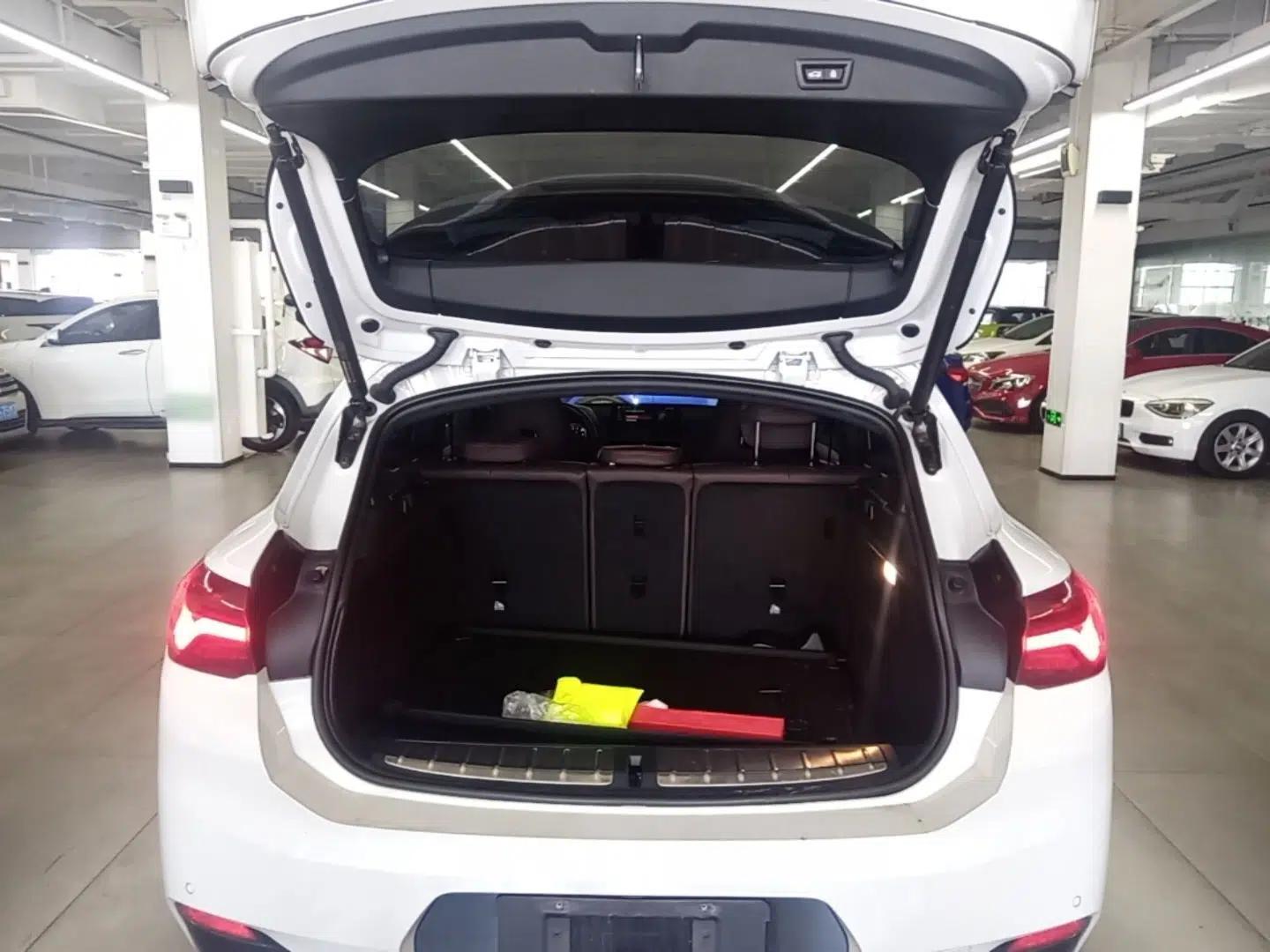BMW X2 2021 xDrive25i Midnight Edition — миниатюра 27