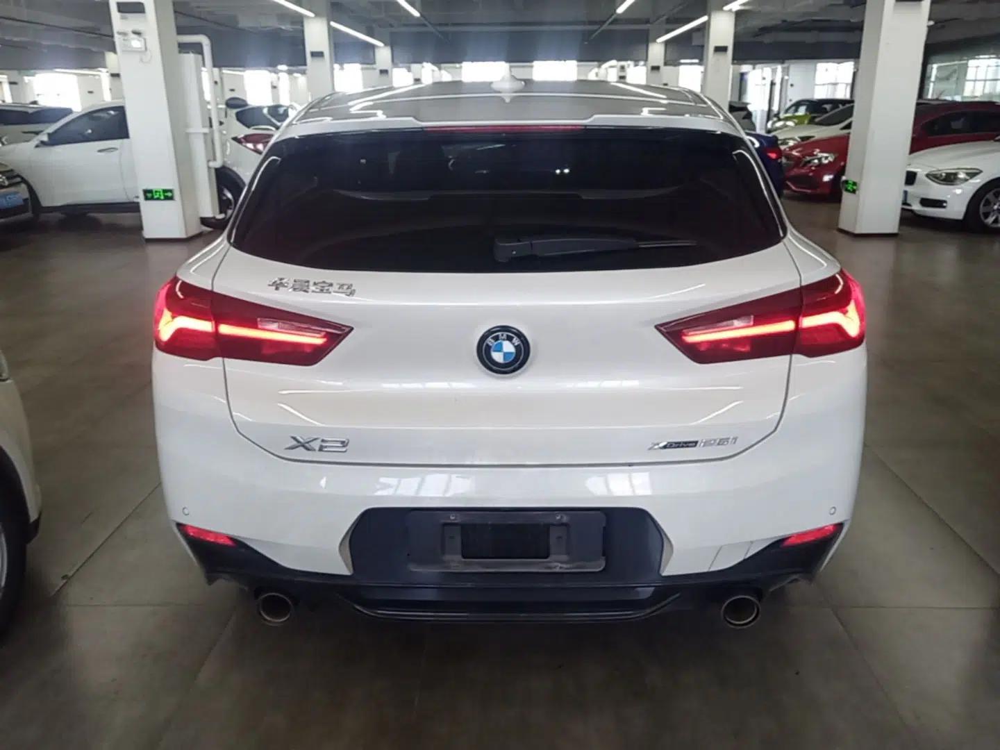 BMW X2 2021 xDrive25i Midnight Edition — миниатюра 5
