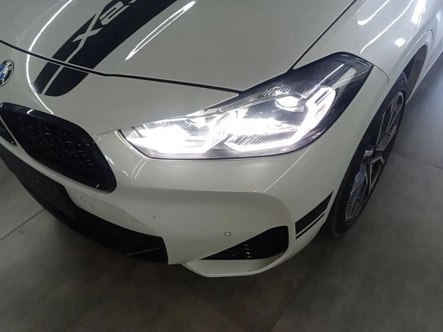BMW X2 2021 xDrive25i Midnight Edition — миниатюра 8
