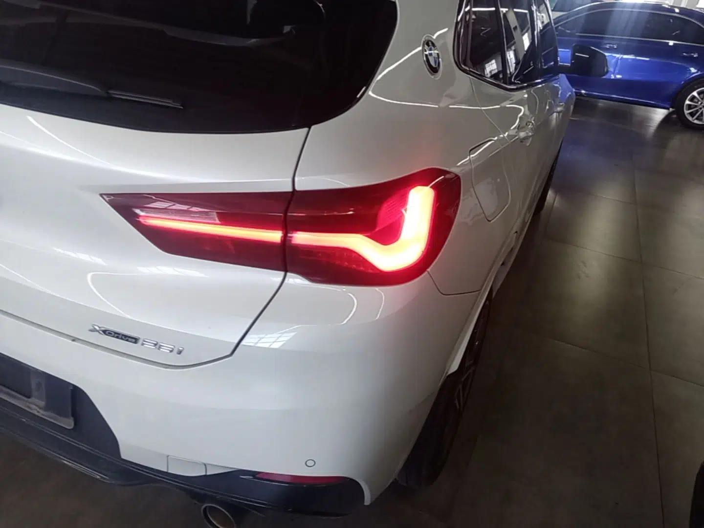 BMW X2 2021 xDrive25i Midnight Edition — миниатюра 9