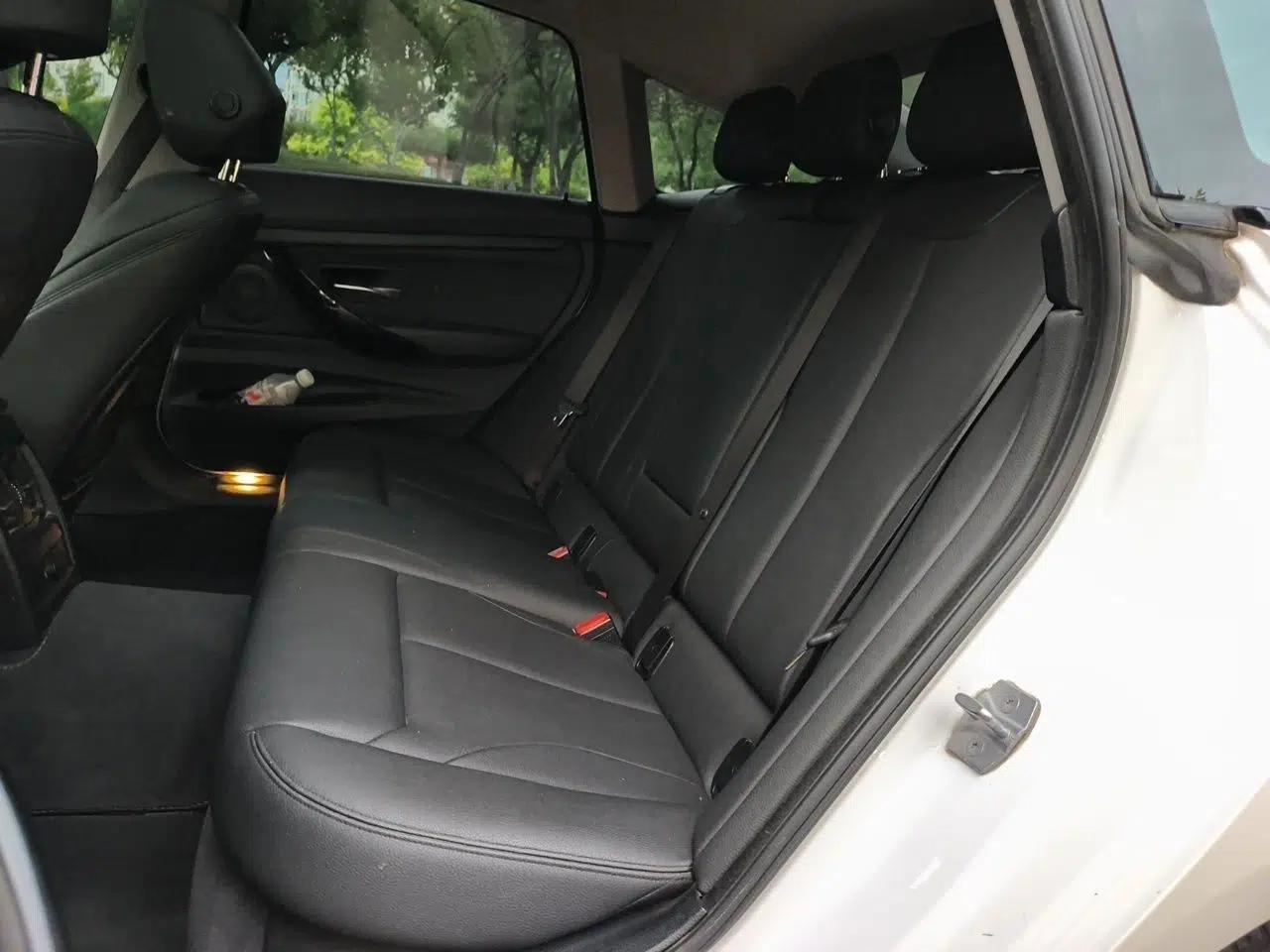 BMW 3 Series GT 2018 320i Sport Edition — миниатюра 17