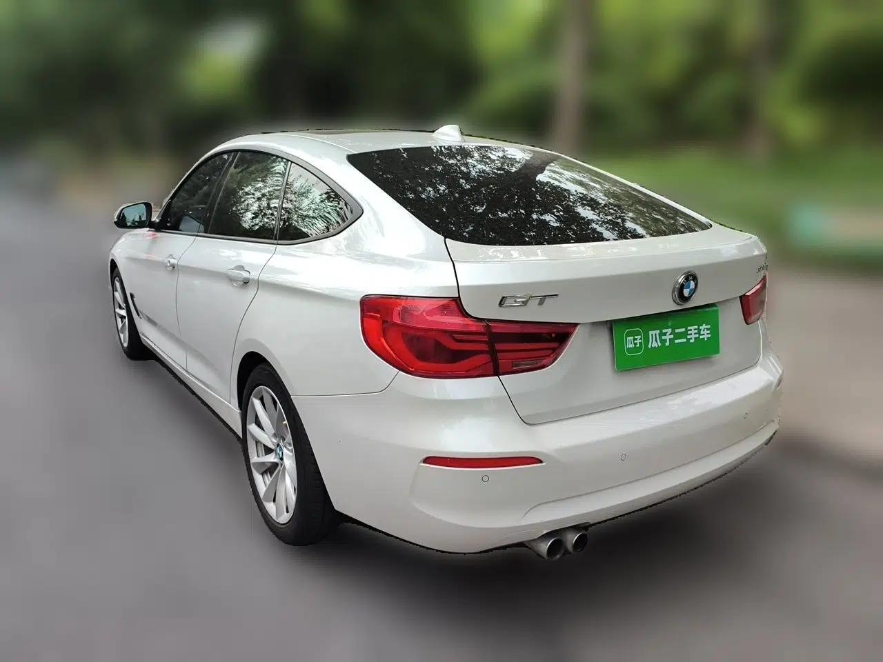 BMW 3 Series GT 2018 320i Sport Edition — миниатюра 4