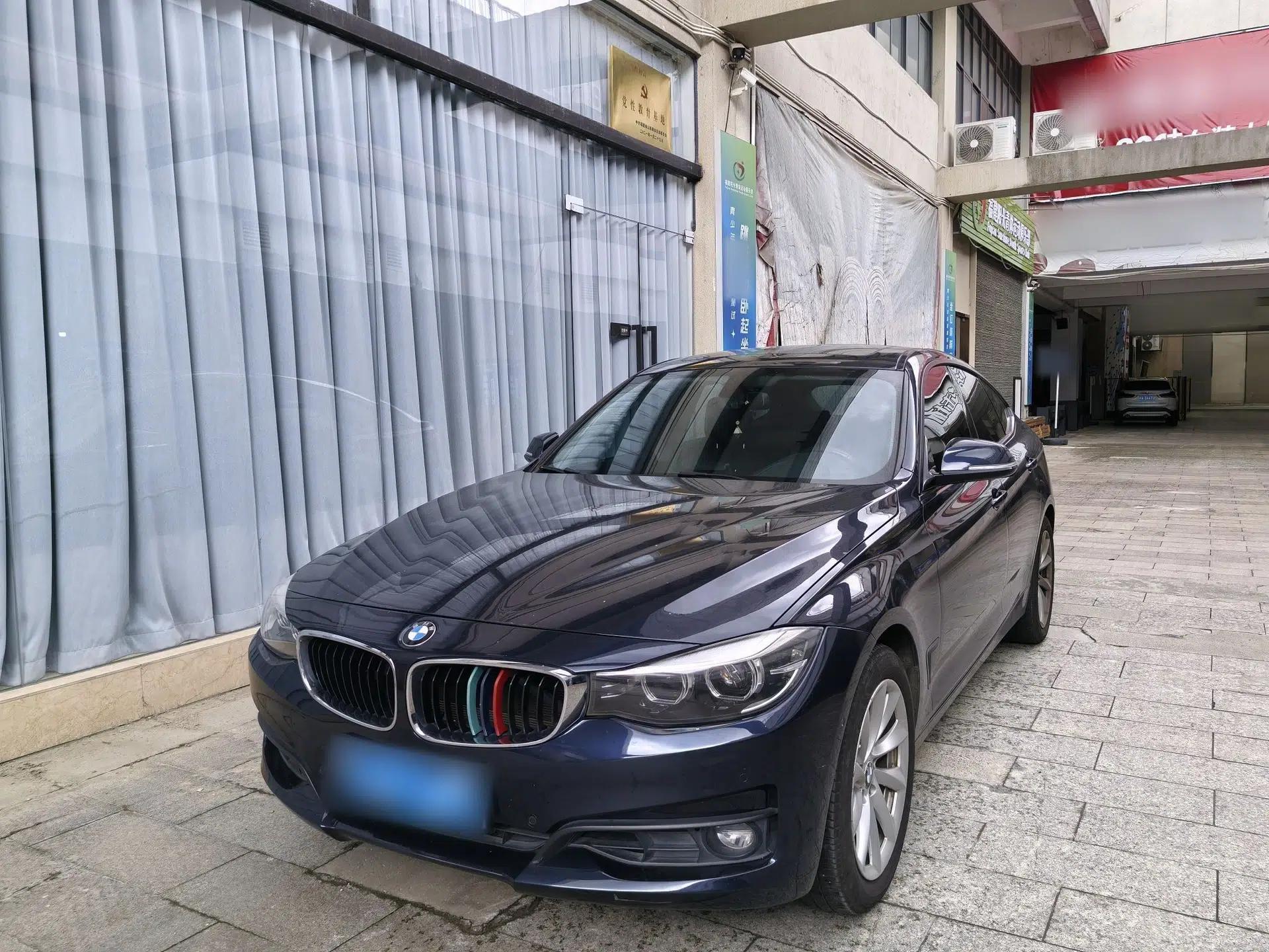 BMW 3 Series GT 2019 320i Sport Edition — миниатюра 1
