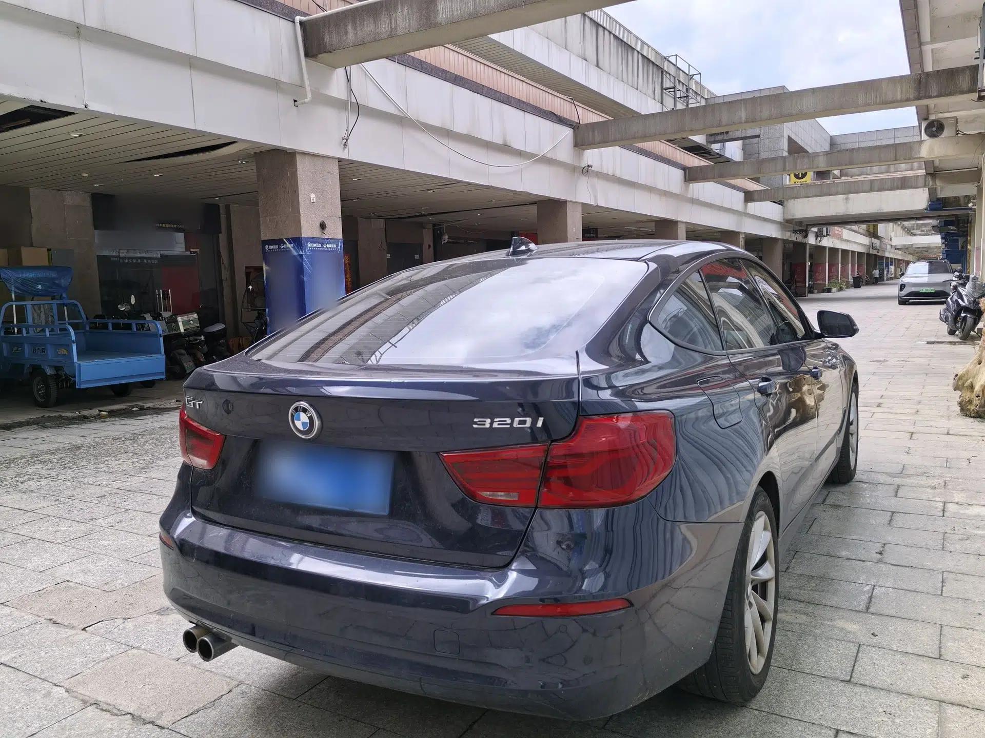 BMW 3 Series GT 2019 320i Sport Edition — миниатюра 17