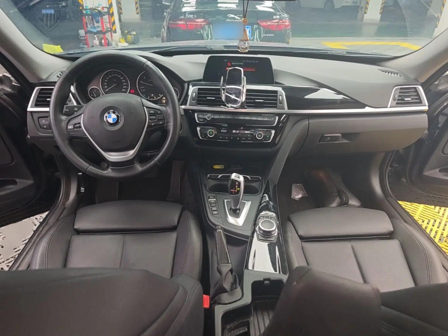 BMW 3 Series GT 2019 320i Sport Edition — миниатюра 20