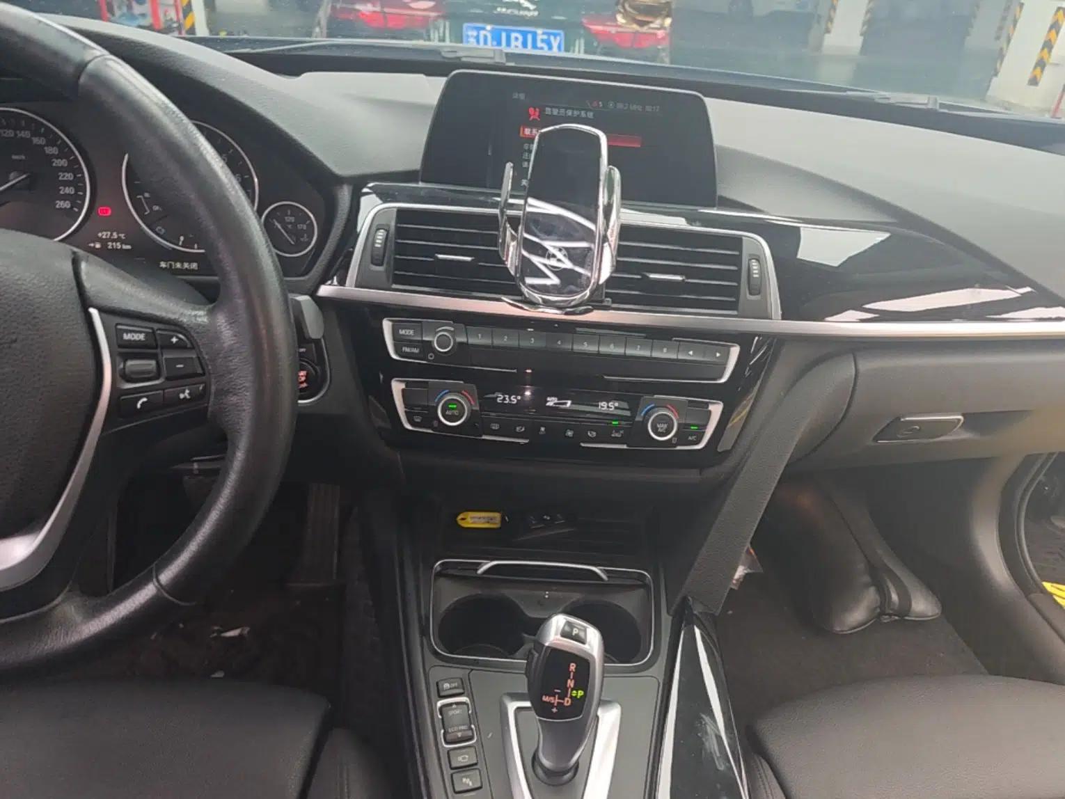 BMW 3 Series GT 2019 320i Sport Edition — миниатюра 23