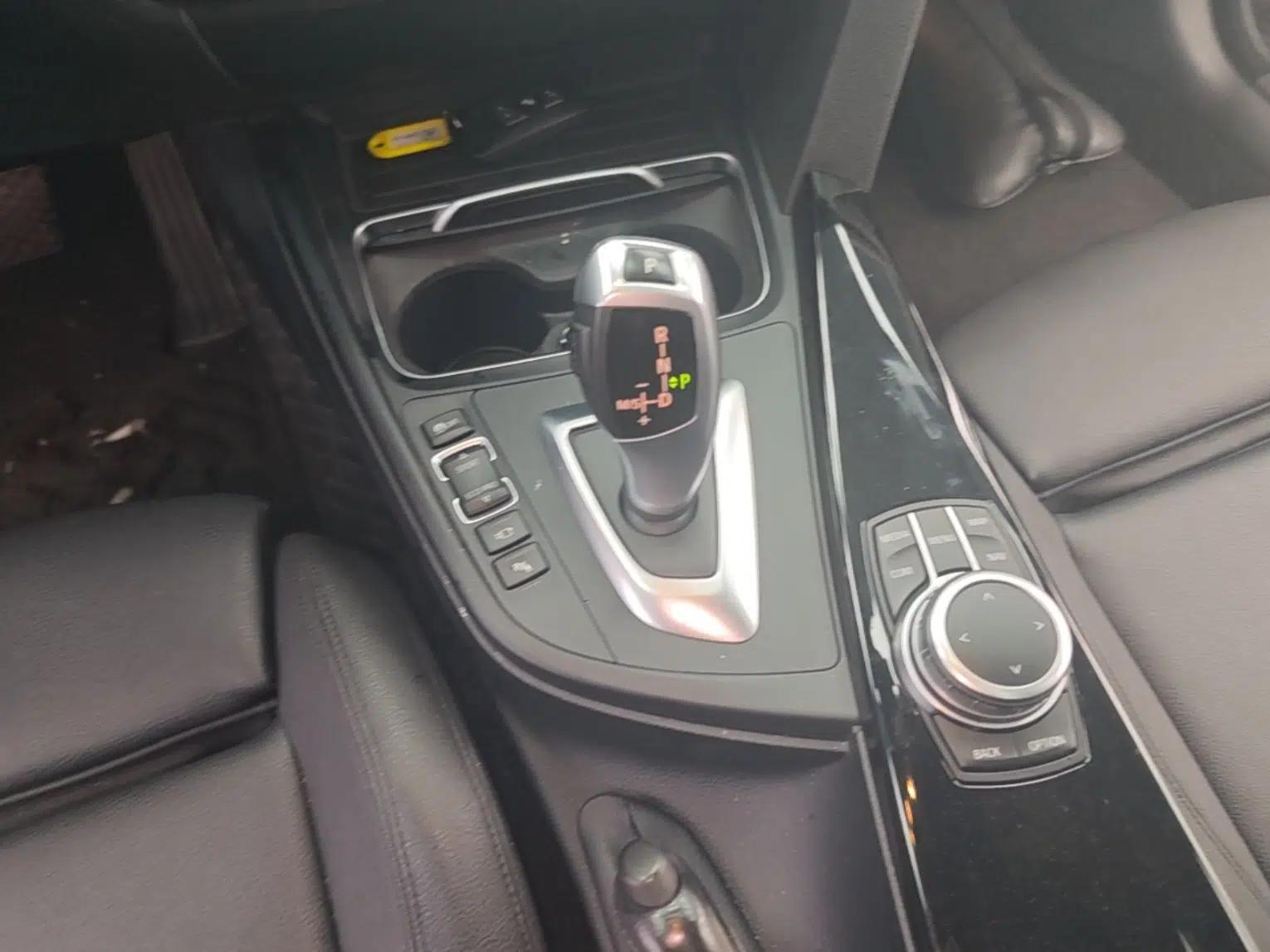 BMW 3 Series GT 2019 320i Sport Edition — миниатюра 24