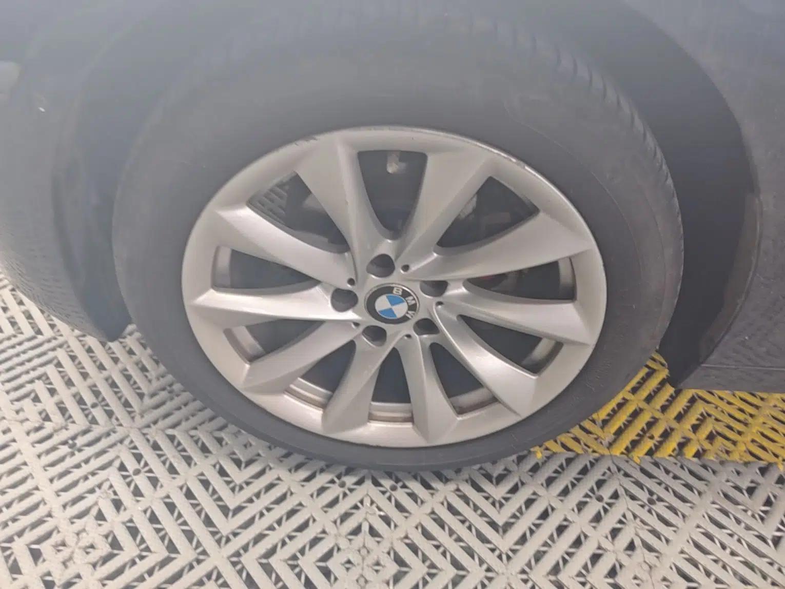BMW 3 Series GT 2019 320i Sport Edition — миниатюра 10