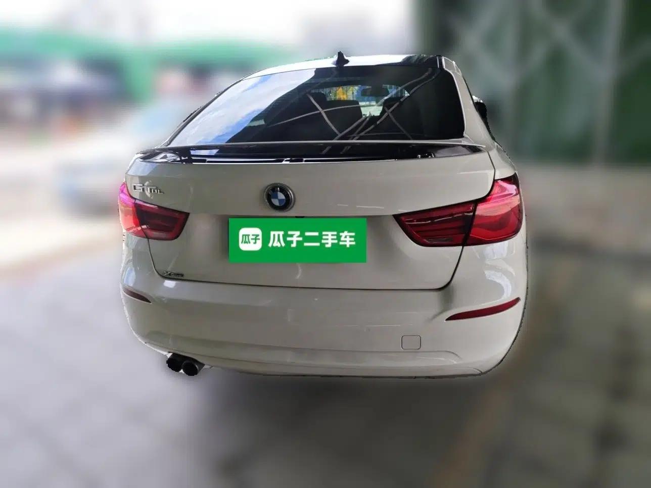 BMW 3 Series GT 2018 320i Sport Edition — миниатюра 5