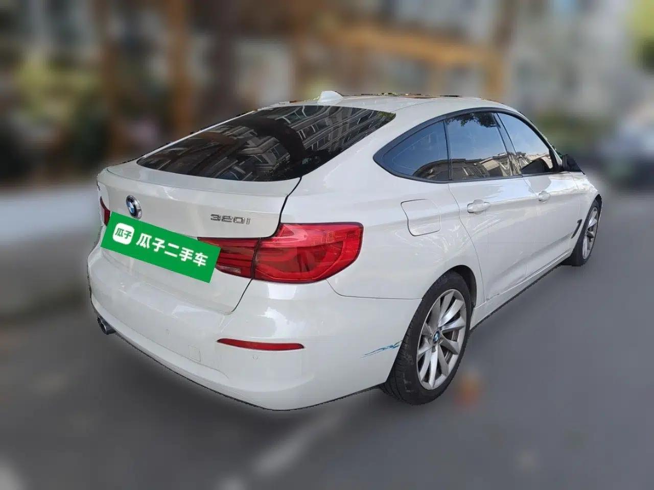 BMW 3 Series GT 2018 320i Sport Edition — миниатюра 6