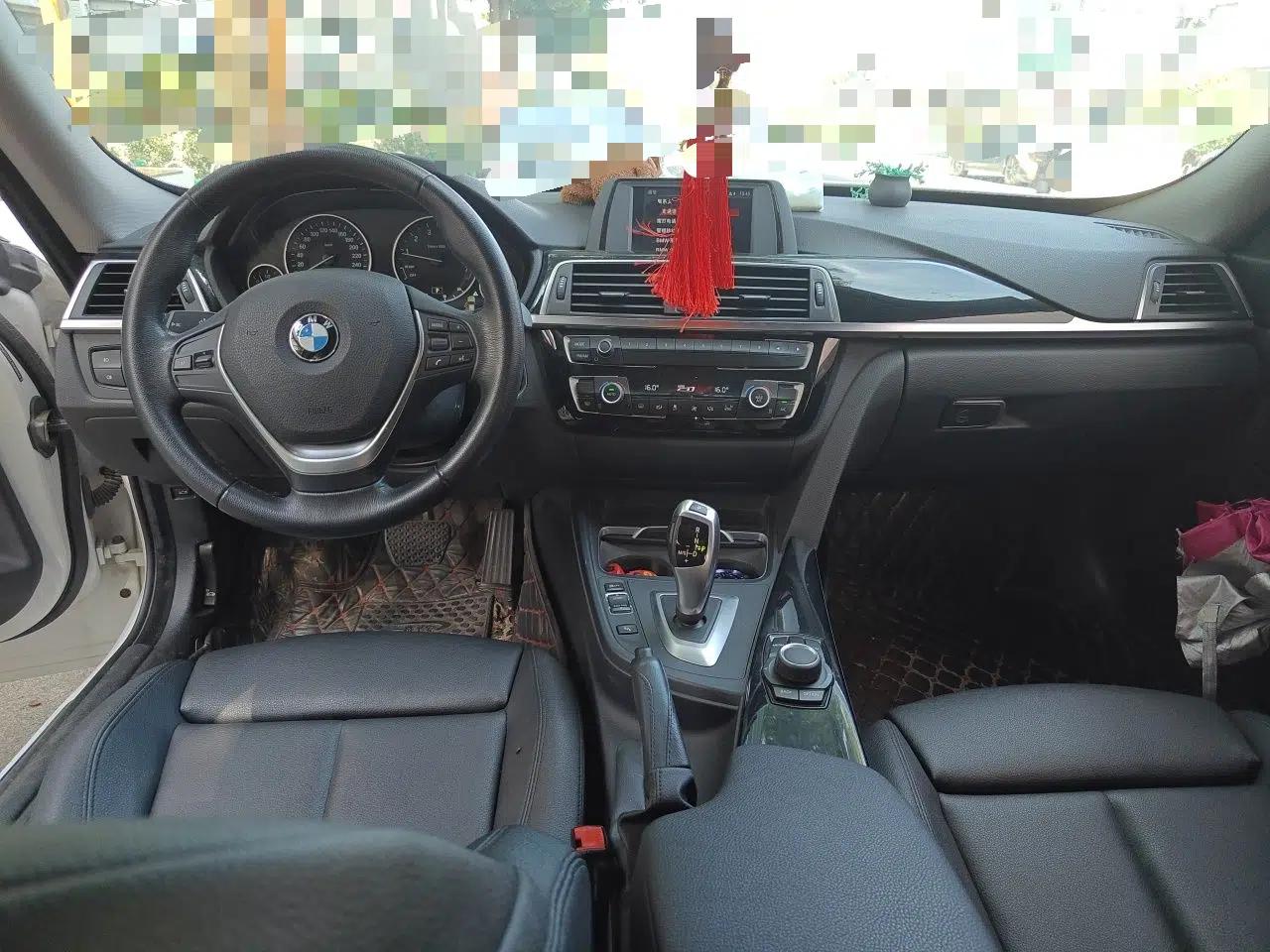 BMW 3 Series GT 2018 320i Sport Edition — миниатюра 9