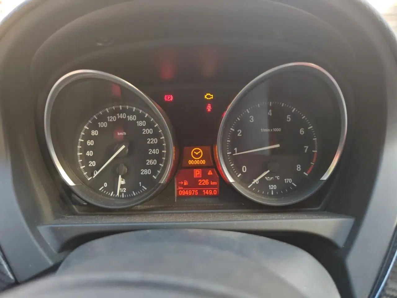 BMW Z4 2011 sDrive23i Flame Limited Edition — миниатюра 11