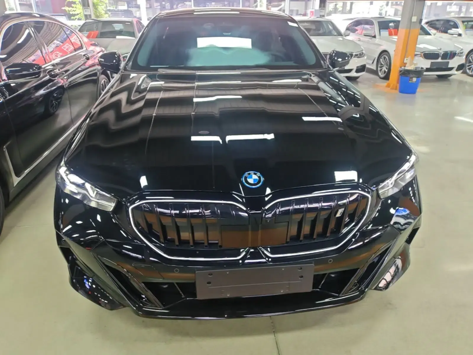 BMW i5 2025 eDrive 40L M Sport Package — миниатюра 2