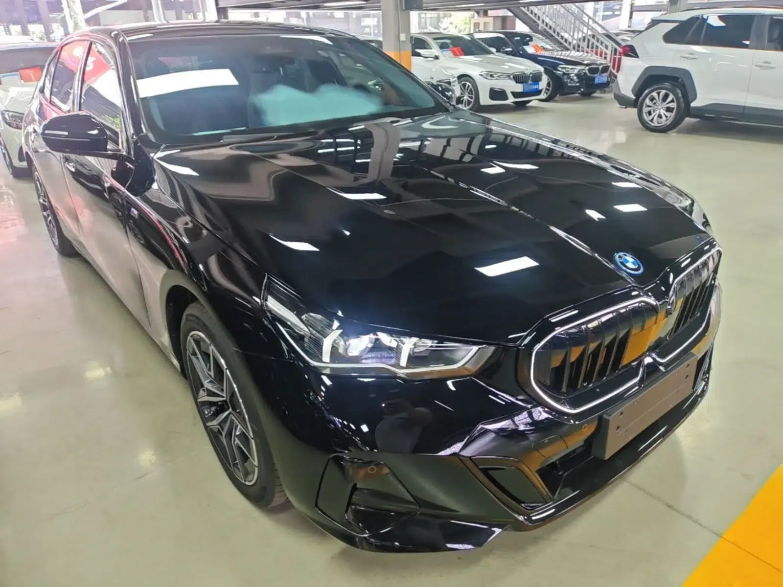 BMW i5 2025 eDrive 40L M Sport Package — миниатюра 3