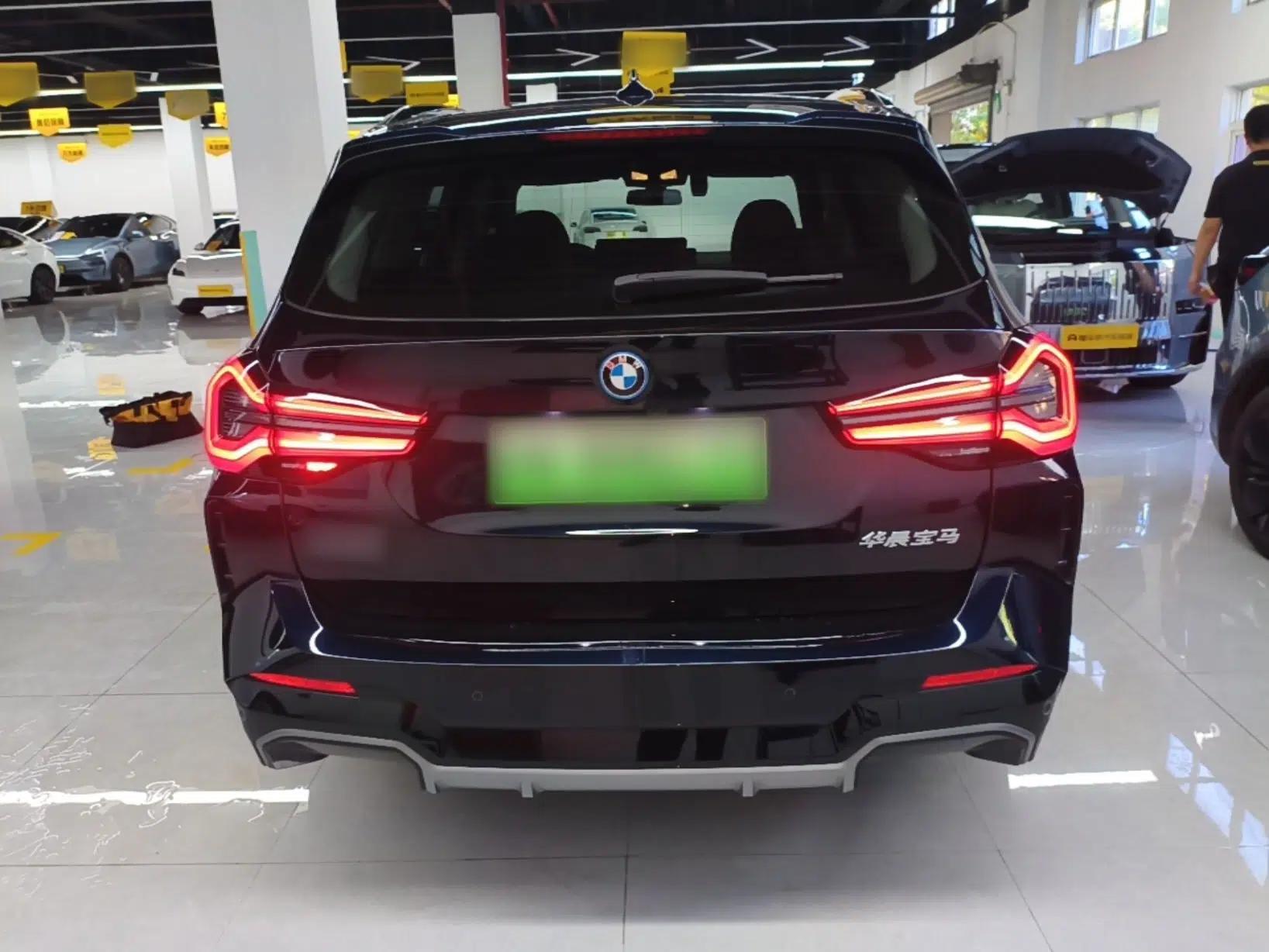 BMW iX3 2022 Updated Leading Type — миниатюра 5