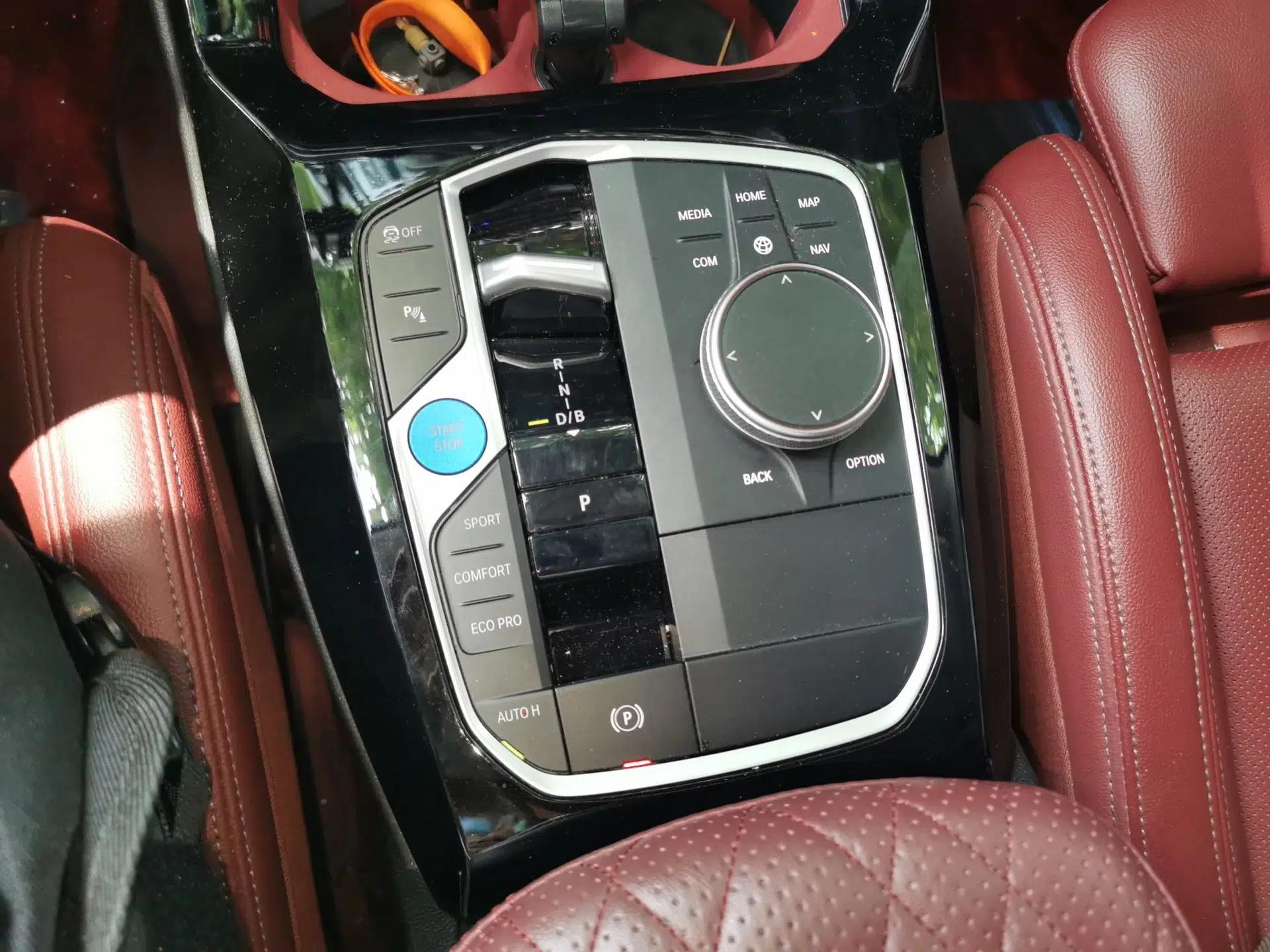 BMW iX3 2022 Updated Leading Version — миниатюра 14