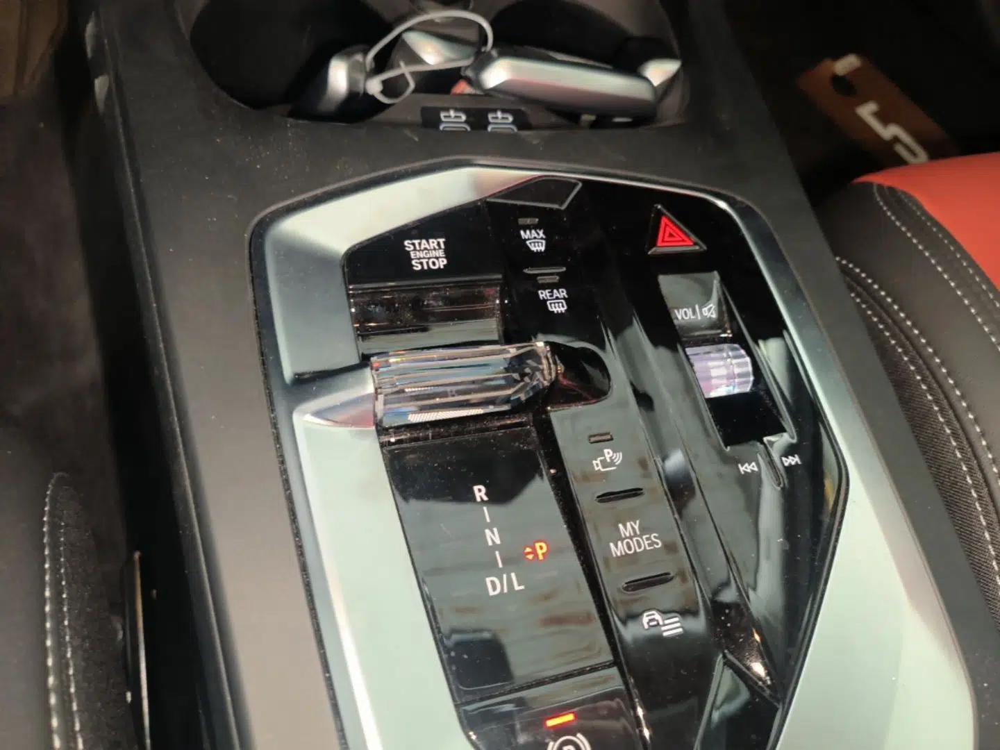 BMW 2 Series 2025 225L M Sport Night Edition Package — миниатюра 16