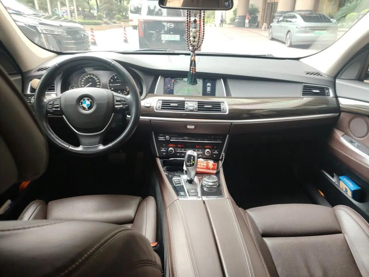 BMW 5 Series GT 2015 528i Luxury Edition — миниатюра 9