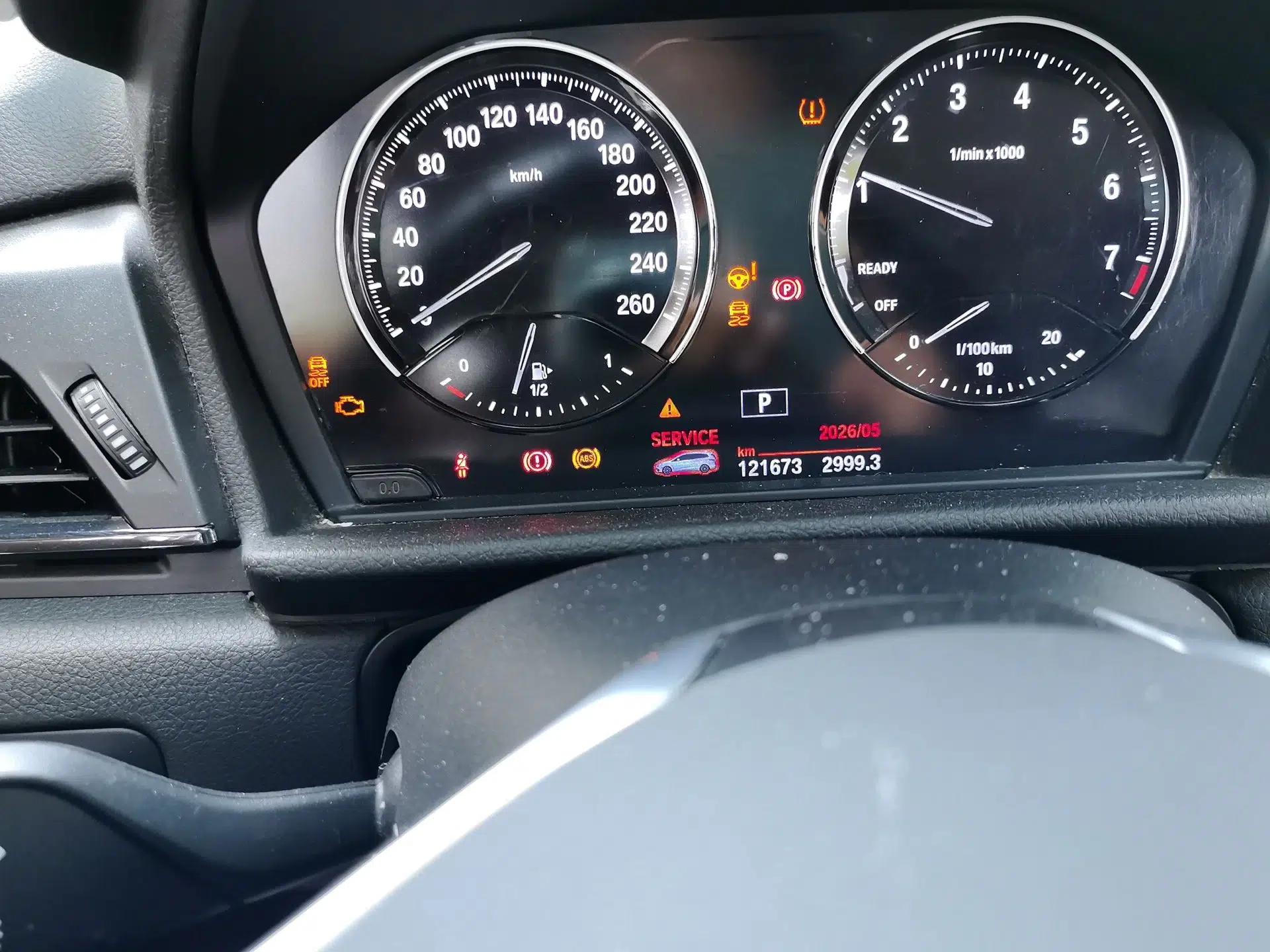 BMW 2 Series Gran Tourer 2018 220i Leading Model — миниатюра 12